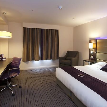 Premier Inn Uttoxeter Bagian luar foto