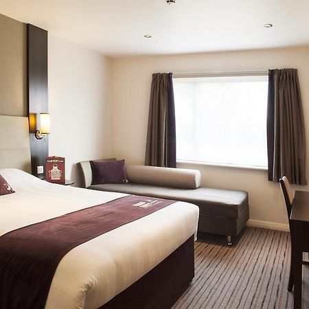 Premier Inn Uttoxeter Bagian luar foto
