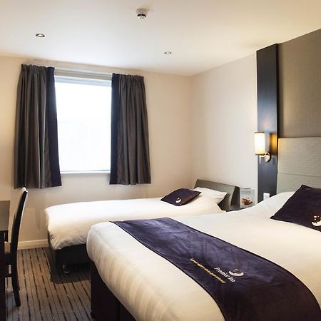 Premier Inn Uttoxeter Bagian luar foto