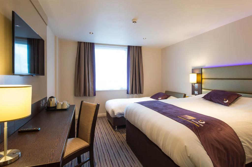 Premier Inn Uttoxeter Bagian luar foto