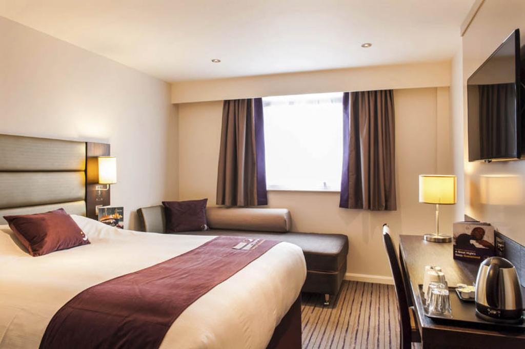 Premier Inn Uttoxeter Bagian luar foto