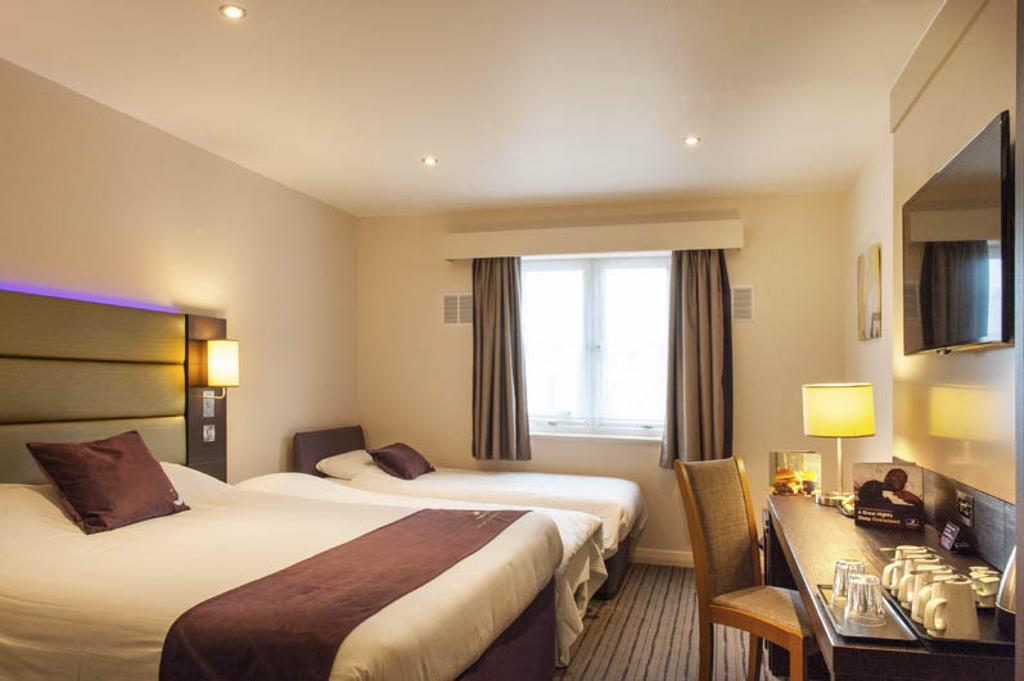 Premier Inn Uttoxeter Bagian luar foto