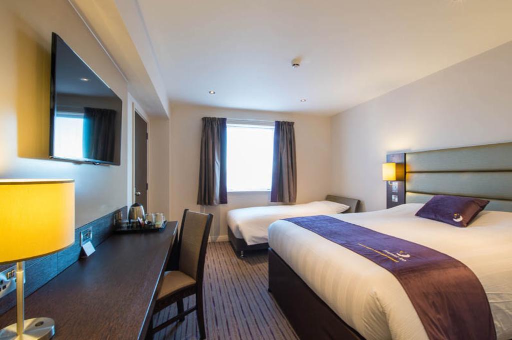 Premier Inn Uttoxeter Bagian luar foto