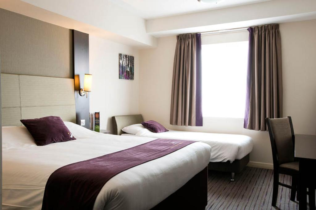 Premier Inn Uttoxeter Bagian luar foto