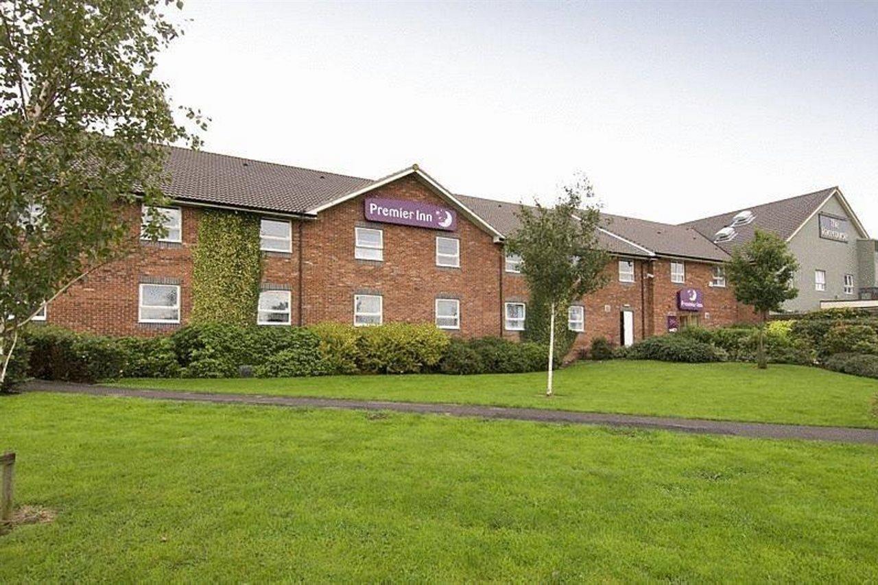 Premier Inn Uttoxeter Bagian luar foto
