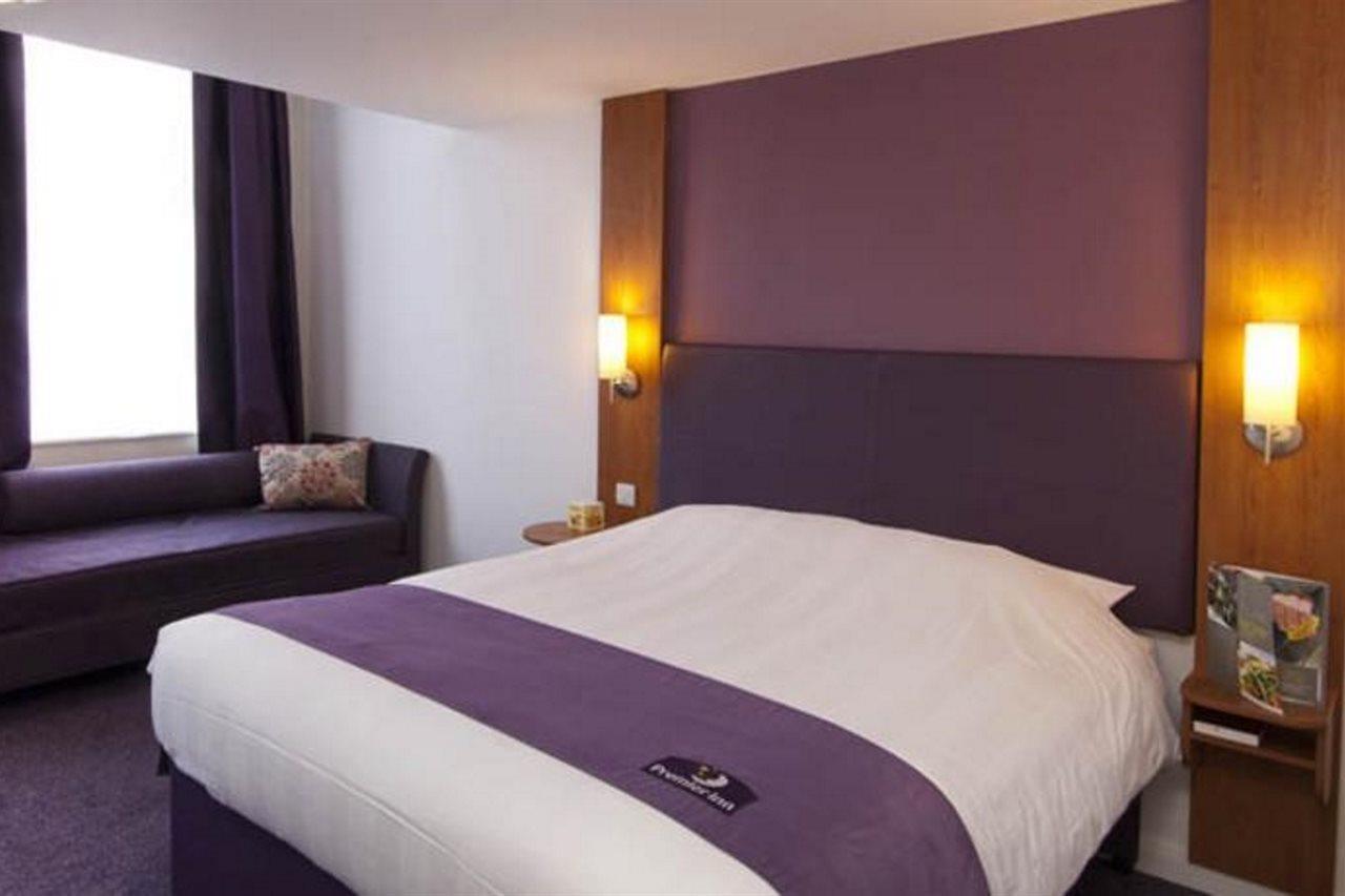 Premier Inn Uttoxeter Bagian luar foto