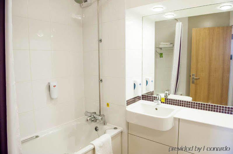 Premier Inn Uttoxeter Bagian luar foto